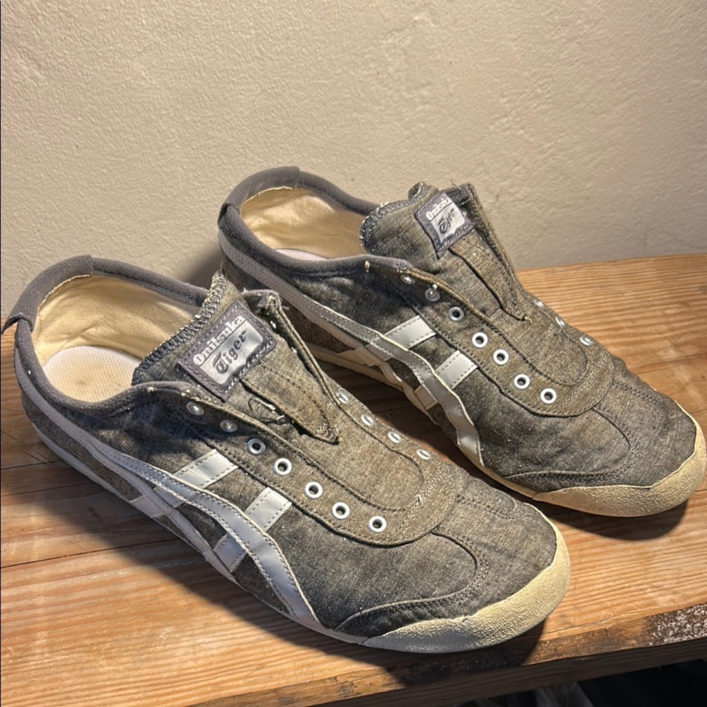 Onitsuka Tiger by Asics Gray and White Slip-On Sneakers (slip-ons)